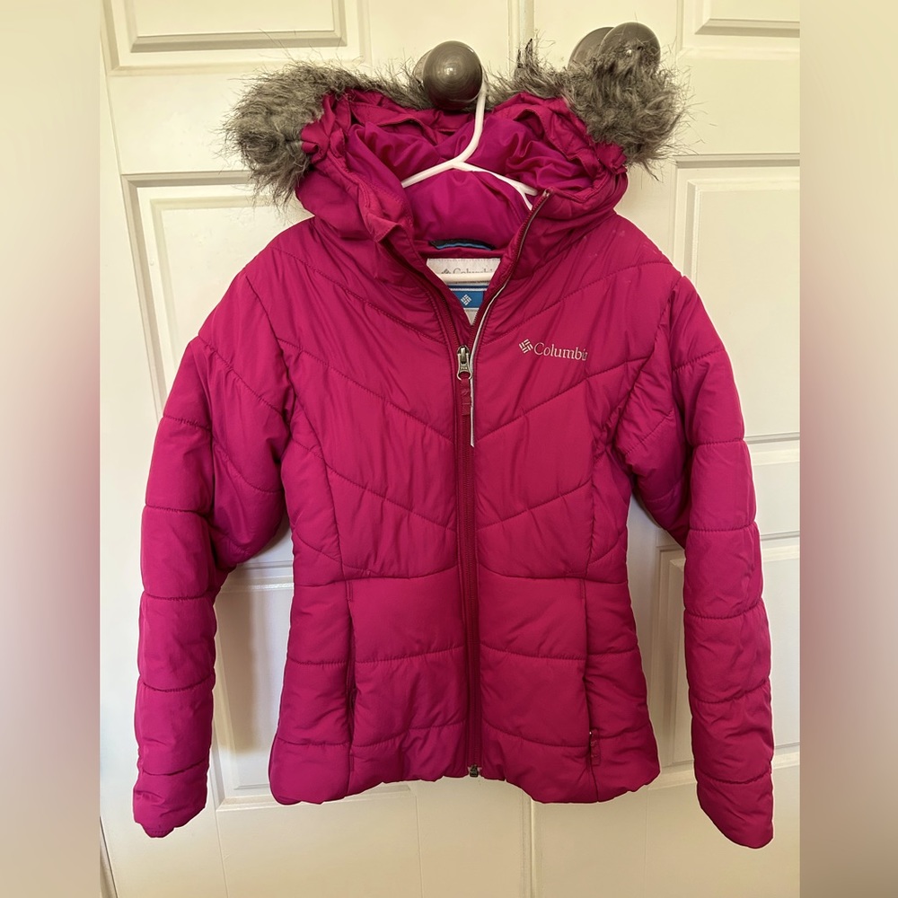 Columbia girls jacket with hood (removable fur trim).